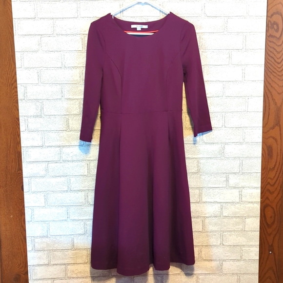 Boden Dresses & Skirts - Boden Burgundy Fit and Flare 3/4 sleeve dress